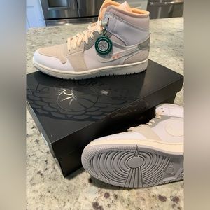NWT -  Men size 10 - Jordan 1 Mid SE Craft Inside Out - White/Grey